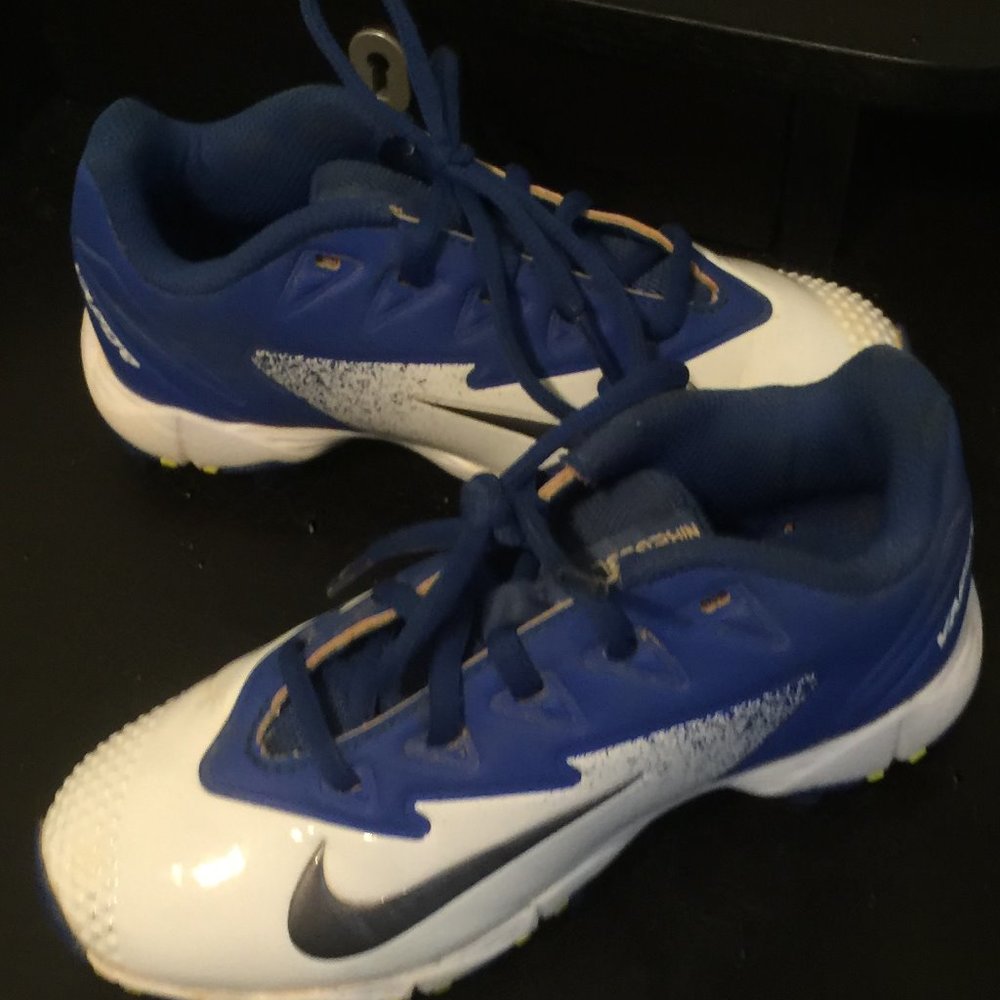 NIKE VAPOR YOUTH BASEBALL CLEATS. SIZE 13C.